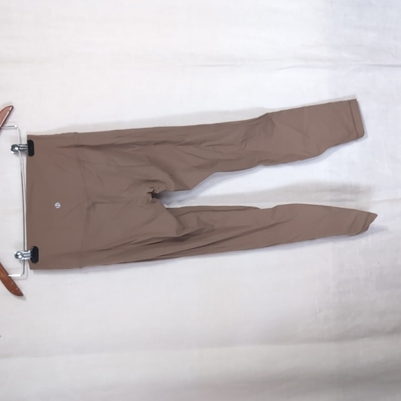 HeyNuts Essential Yoga 7/8 Length Legging 25" Inseam Size Small - Picture 2 of 3